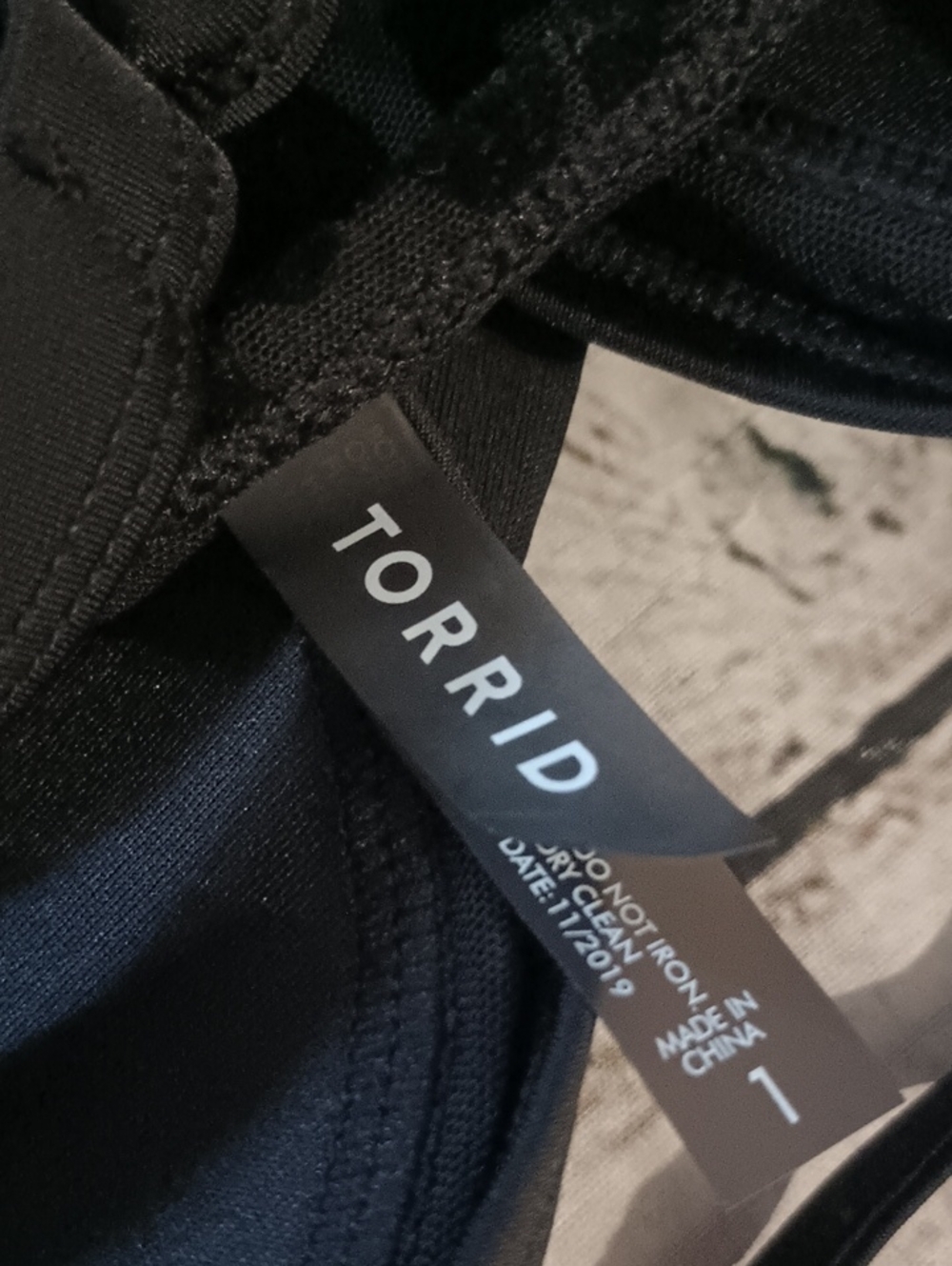 Torrid Black Flocked Velvet Leopard Print Halter Swim Top 1 1X - Picture 2 of 7